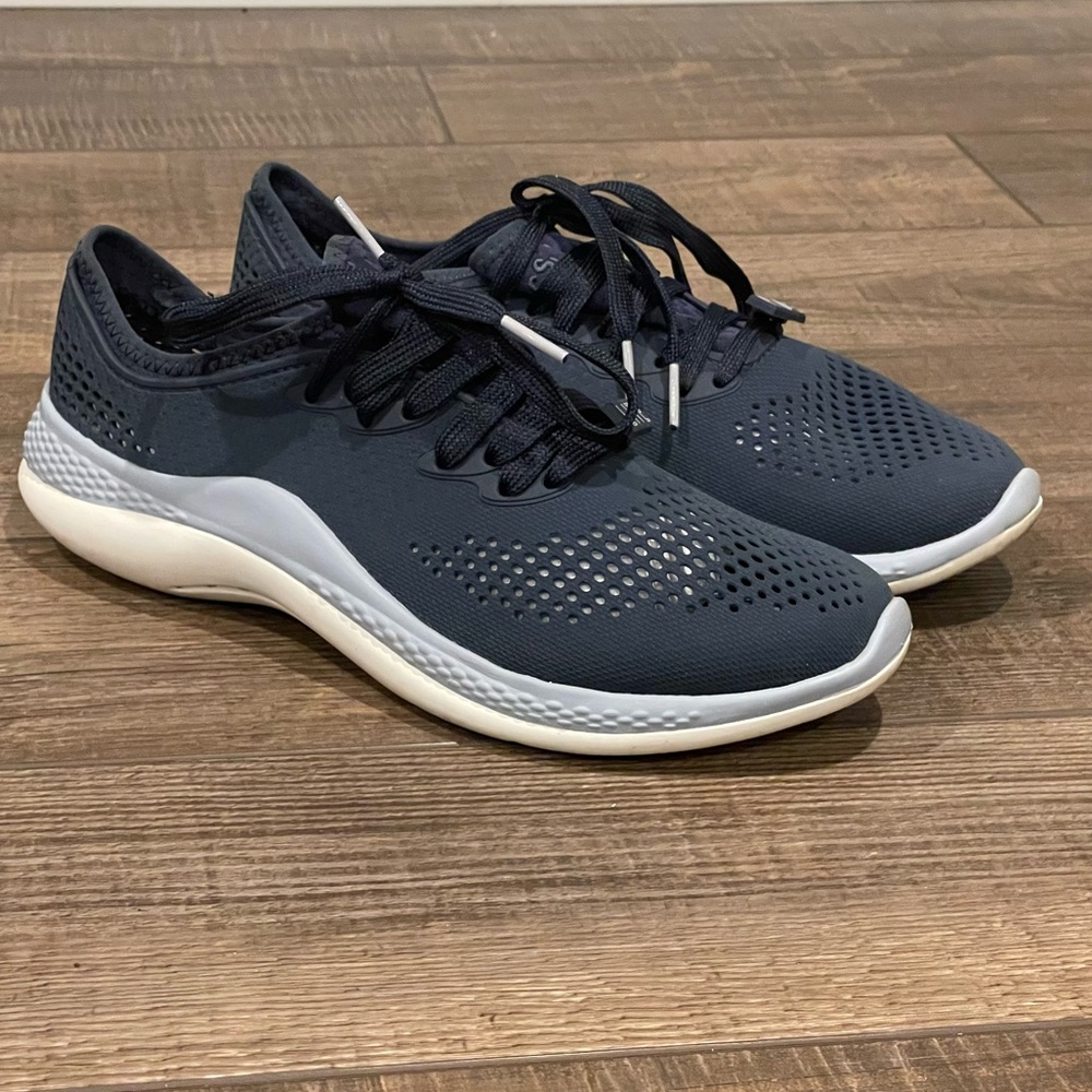 Crocs Womens Literide Pacer Navy Croslite Lightweight Sneaker Shoes Sz US 8 EUC